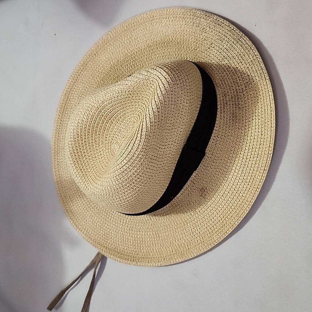 Solar escape woman's hat